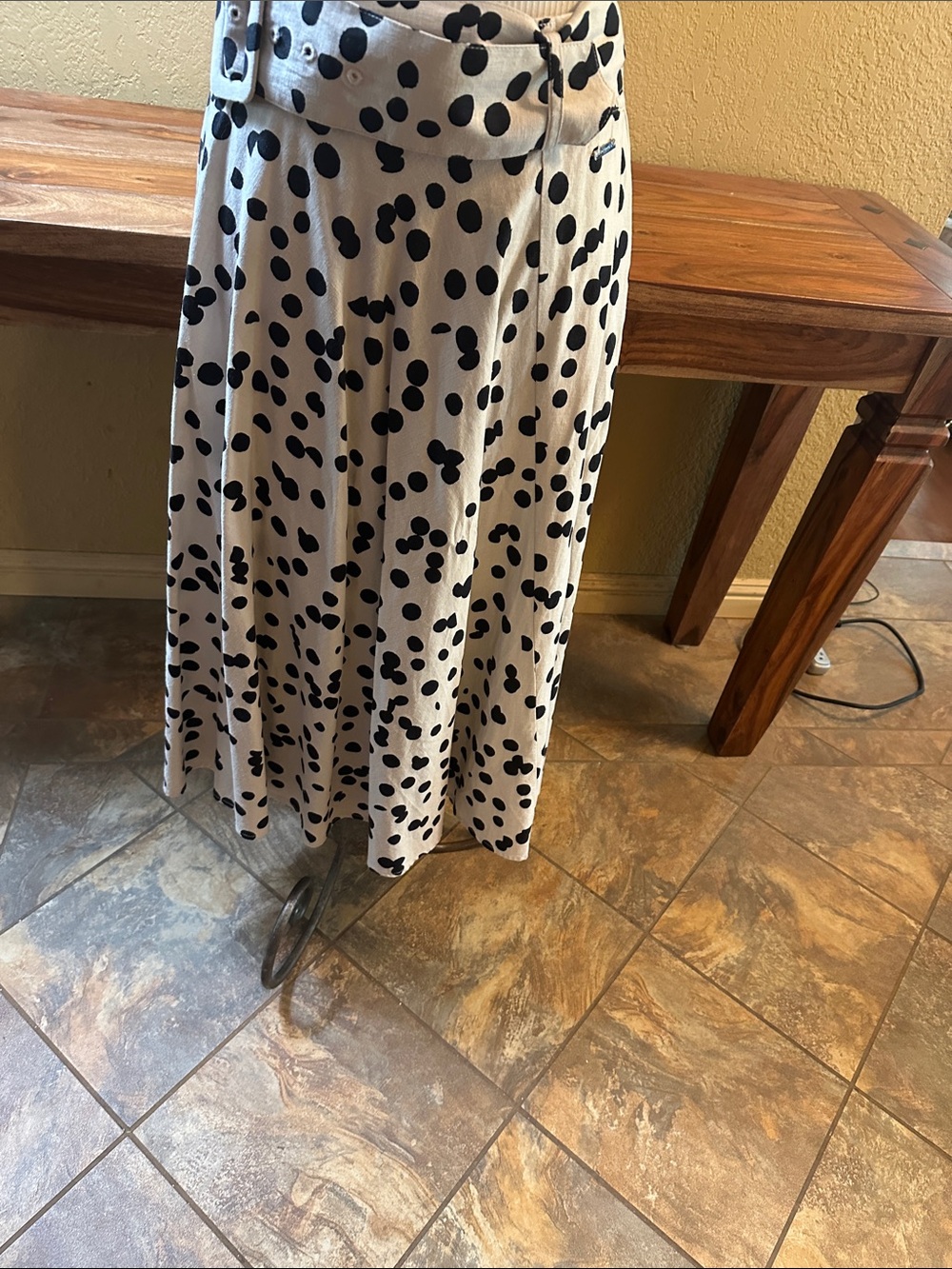 Tahari Skirt with Self Belt - Picture 3 of 7